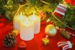 living christmas garland and candles